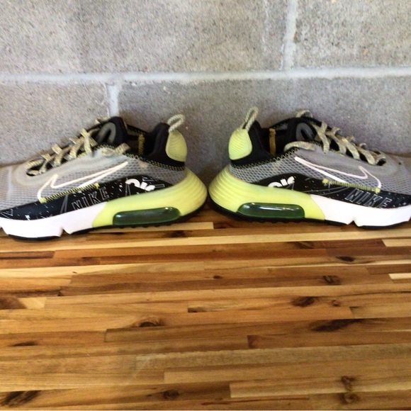 Used Boys NIke Air Max 2090 SE - Picture 6 of 6